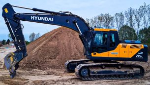 Excavator pe senile Hyundai 215L, 21 tone